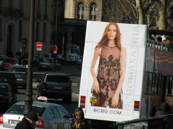  pub BCBG sur autocar